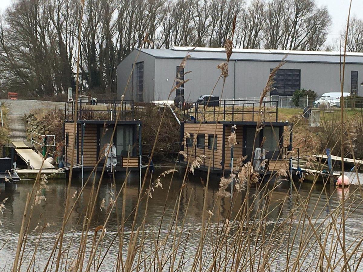 Hausboot Resort Nordseekueste 빌헬름스하펜 외부 사진