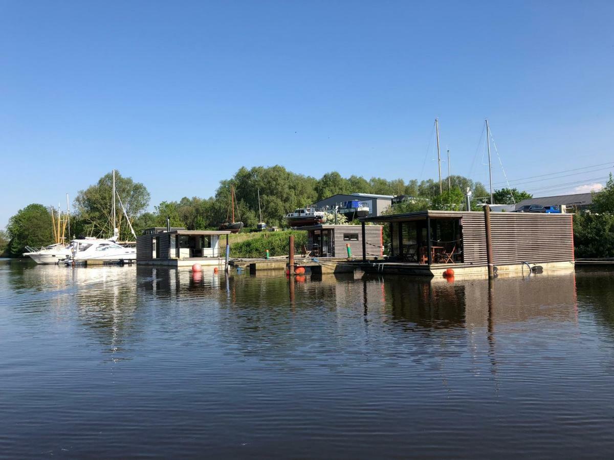 Hausboot Resort Nordseekueste 빌헬름스하펜 외부 사진