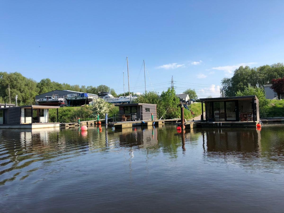 Hausboot Resort Nordseekueste 빌헬름스하펜 외부 사진